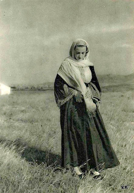 NEANIDES_AGWGIATISSAI_STIN_KYMI_2.jpg